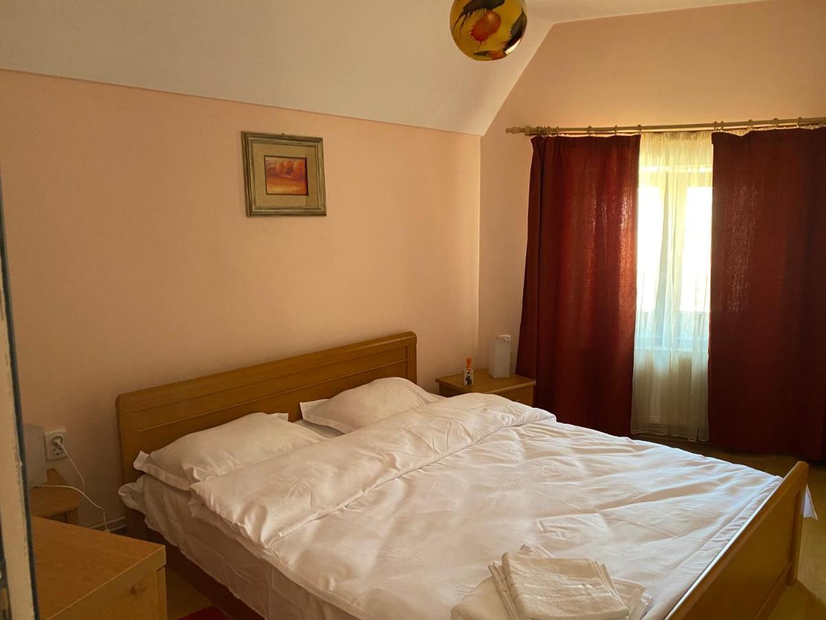 Victoria - Charming In * Rîşnov
